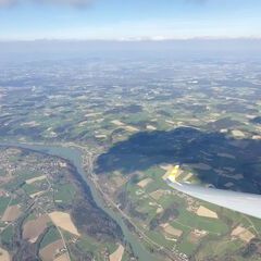 Flugwegposition um 14:44:53: Aufgenommen in der Nähe von Passau, Deutschland in 2121 Meter